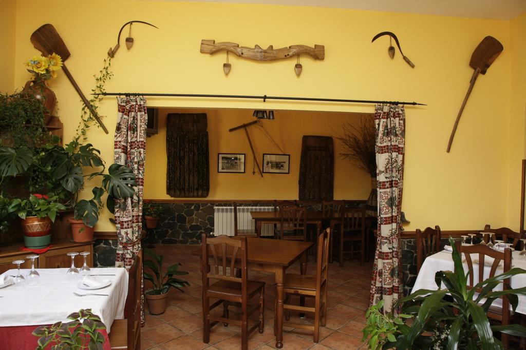 Hostal Restaurante Alto Rey Arroyo de las Fraguas Εξωτερικό φωτογραφία