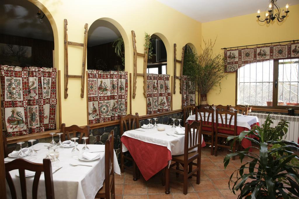 Hostal Restaurante Alto Rey Arroyo de las Fraguas Εξωτερικό φωτογραφία